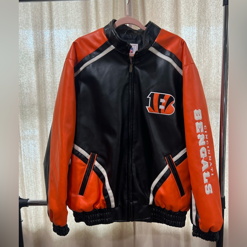 Vintage NFL Cincinnati Bengals Black and Orange Jacket